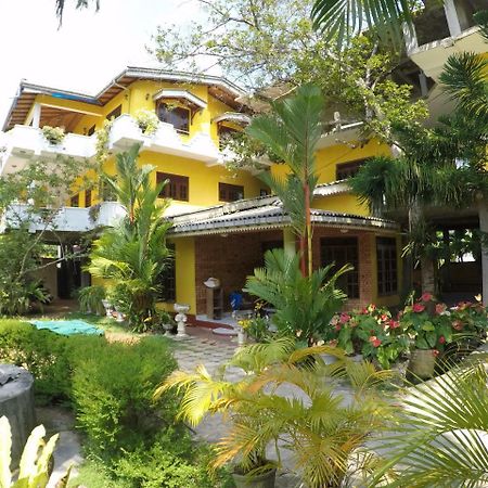 Yellowappartments Hikkaduwa Buitenkant foto