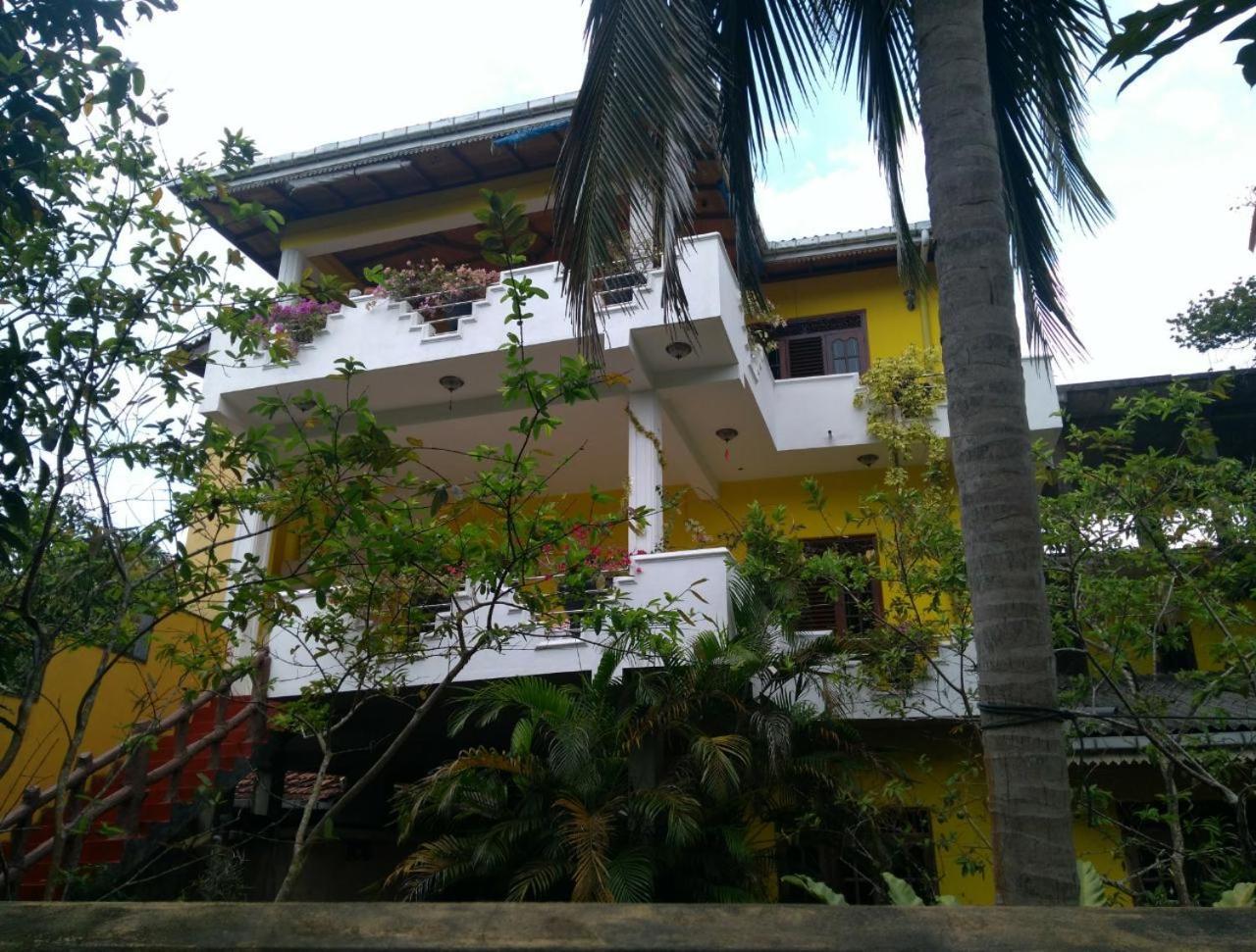 Yellowappartments Hikkaduwa Buitenkant foto