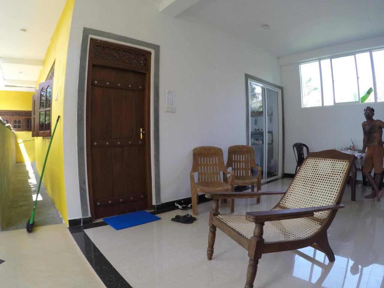 Yellowappartments Hikkaduwa Buitenkant foto